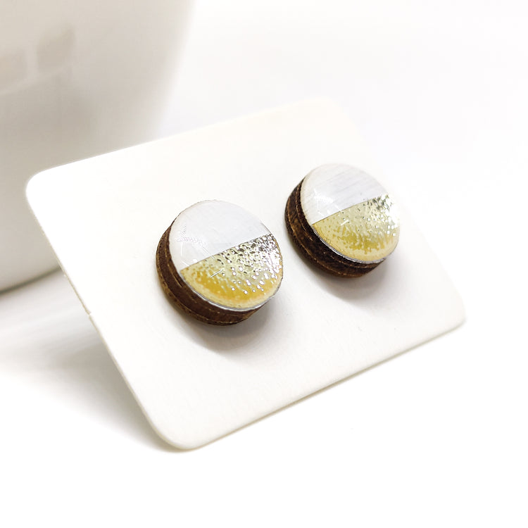 white and gold faux hammered metal two toned stud earrings by candi cove designs everyday simple stud earrings for sensitive ears